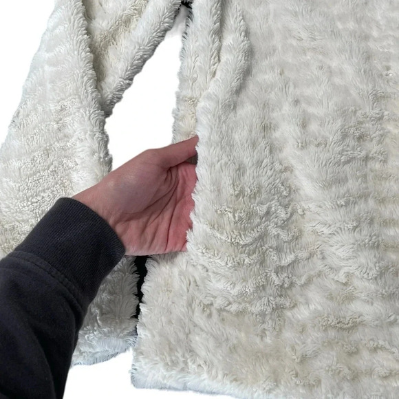 Patagonia Pelage Faux Fur White Medium Jacket - Picture 8 of 14